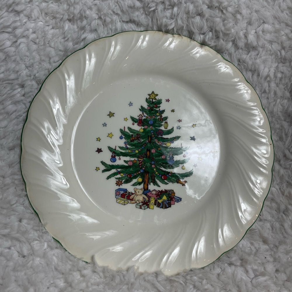 Niko Happy Holidays 1Dinner plate .oven ,microwave and dishwasher safe